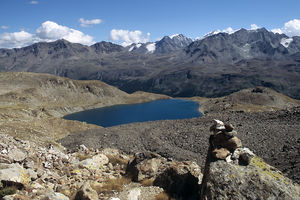 Lej da la Tscheppa vor Bernina-Alpen